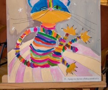 Виставка робіт дітей художньої студії "Світлинки" під назвою "Дитинство - це час коли ми можемо літати!"