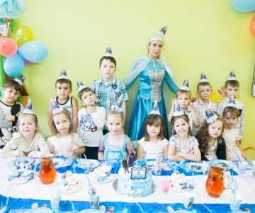 День народження у Поліни