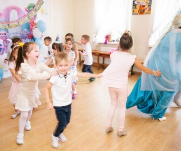 День народження у Поліни