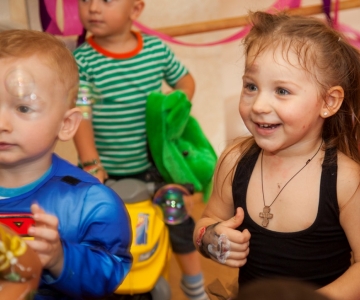 Вечірка Шоу Героїв у Світлинці