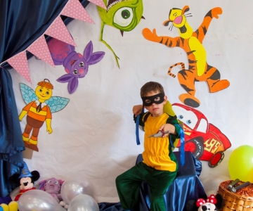 Вечірка Шоу Героїв у Світлинці