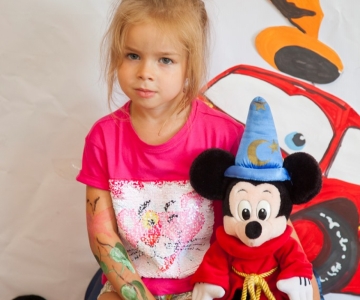 Вечірка Шоу Героїв у Світлинці