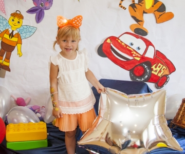 Вечірка Шоу Героїв у Світлинці