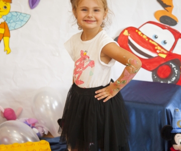 Вечірка Шоу Героїв у Світлинці