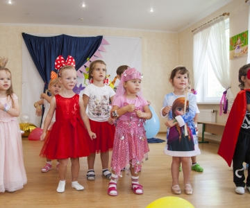 Вечірка Шоу Героїв у Світлинці