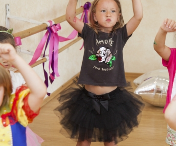 Вечірка Шоу Героїв у Світлинці