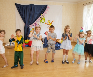 Вечірка Шоу Героїв у Світлинці