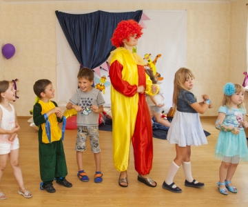 Вечірка Шоу Героїв у Світлинці