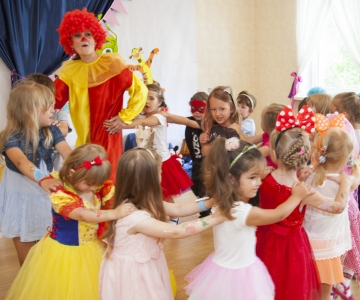 Вечірка Шоу Героїв у Світлинці