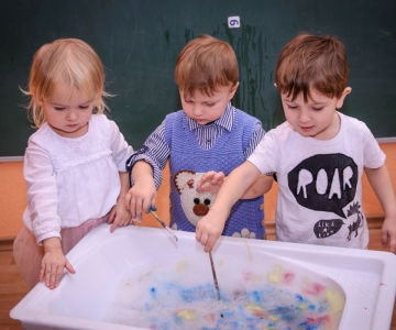 Весела малеча